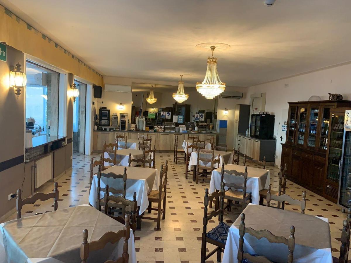 Hotel Svizzera Arma di Taggia Ngoại thất bức ảnh