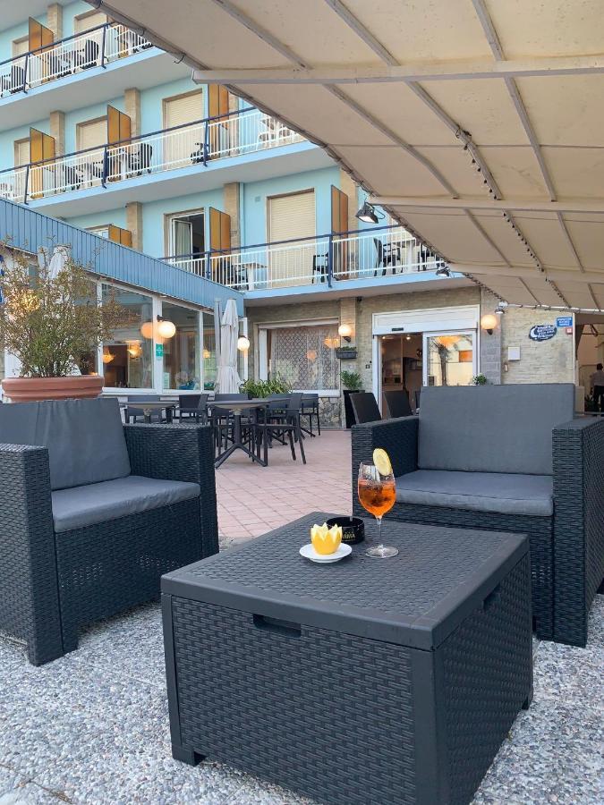 Hotel Svizzera Arma di Taggia Ngoại thất bức ảnh