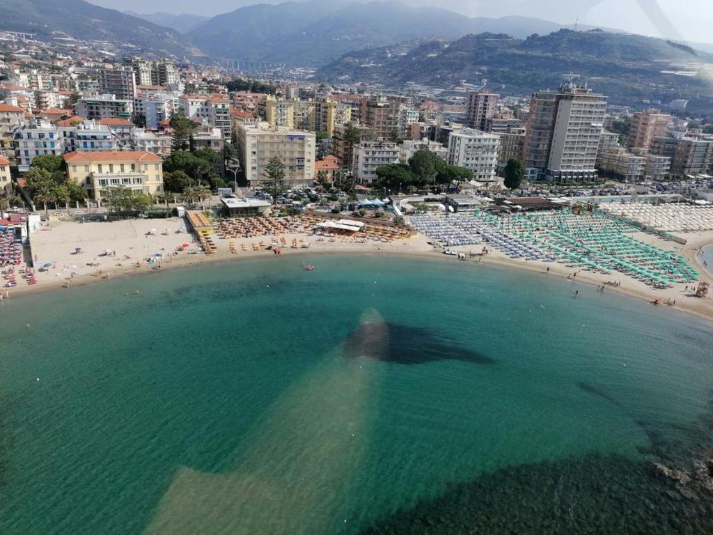 Hotel Svizzera Arma di Taggia Ngoại thất bức ảnh
