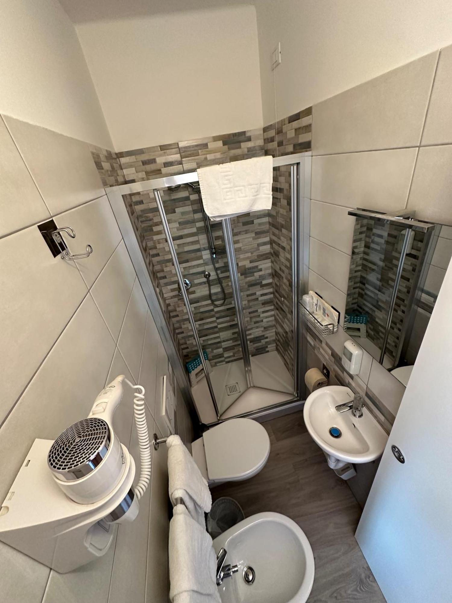 Hotel Svizzera Arma di Taggia Ngoại thất bức ảnh